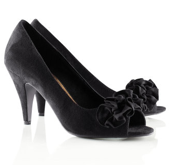Black Shoes for Christmas Pt.I