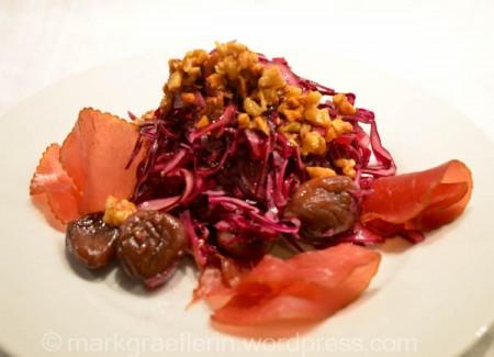 Rotkraut-Orangen-Salat mit Marroni und Appenzeller Mostbröckli