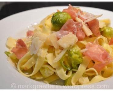 Tagliatelle mit Rosenkohl-Sahnesoße und Prosciutto di Parma