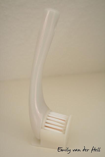 Shiseido - Cleansing Massage Brush