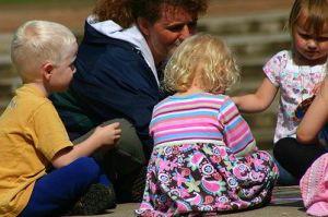 Kleinkinder lernen durch Beobachten – auch und gerade soziale Werte
