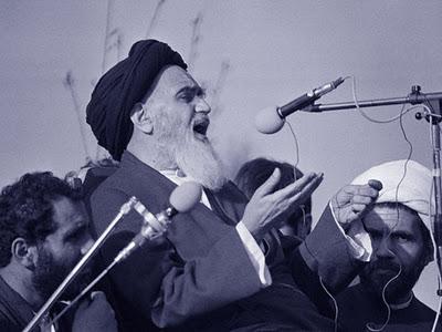 Wieso Iran sichin einen Gottestaatverwandelte (3)