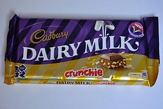 Cadbury Crunchie Biscuits und Dairy Milk with Crunchie bits