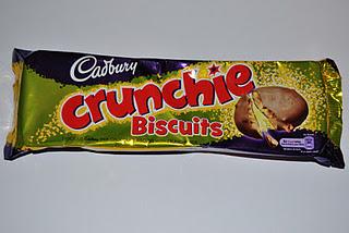 Cadbury Crunchie Biscuits und Dairy Milk with Crunchie bits