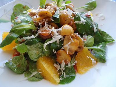 Fruchtiger Feldsalat mit Honig Champignons