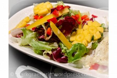 Eiweiß Abendbrot – bunter Salat mit Ziegenkäsle-Raclette