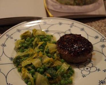 Salat-Erbsen-Gemüse - nach Jamie Oliver mit  Steak Burger