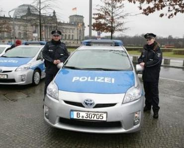 Drei Toyota Prius für die Berliner Polizei