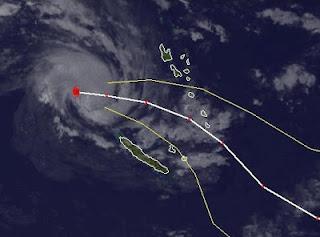 Tropensturm JASMINE zieht als Hurrikan nach Tanna, Vanuatu