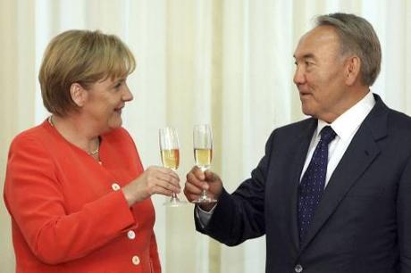 Merkel und die Diktatoren: Rohstoffe gegen Menschenrechte