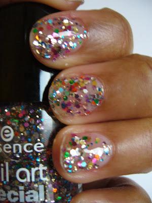 Swatch | Essence  Nail Art Special Effect! Topper | 02 Circus Confetti