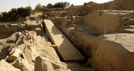 Ägypten: alte Gebeine und Gesteine