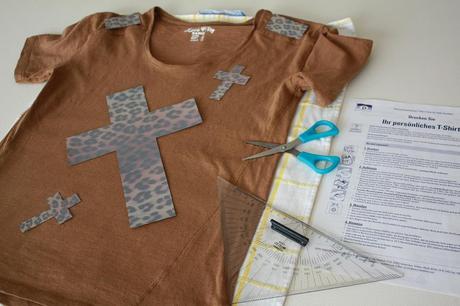 DIY Leo-Kreuz-T-Shirt // Leopard Cross T-Shirt