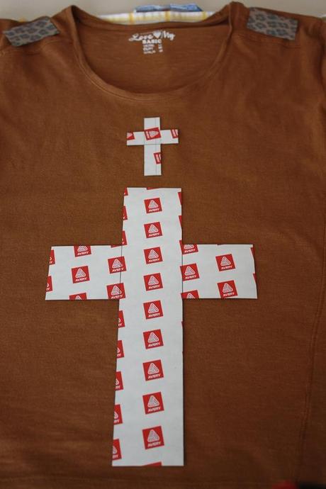 DIY Leo-Kreuz-T-Shirt // Leopard Cross T-Shirt