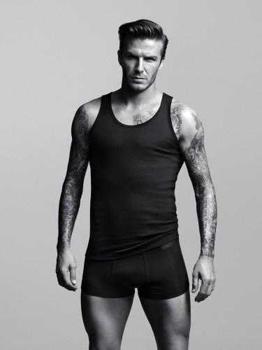 David Beckham for H&M; Bodywear Kollektion! David macht sich nackig.