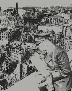Vom Dresdener Gedenken an den Terror, den Nazijägern und deren lukrativer Paranoia