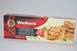 Walkers Strawberries & Cream Biscuits, Milk Chocolate Orange Royals Shortbread und Fruit & Lemon Biscuits