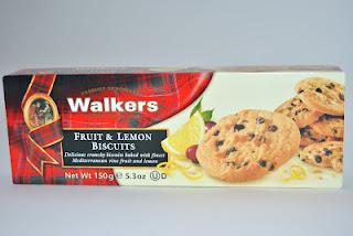 Walkers Strawberries & Cream Biscuits, Milk Chocolate Orange Royals Shortbread und Fruit & Lemon Biscuits