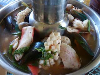 Po Taek – Scharfe Thai-Suppe mit Fisch und Meeresfruechten - โป๊ะแตก / Thai Spicy Seafood Soup