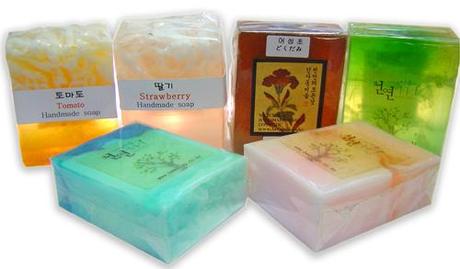 Handgemachte Seifen aus Korea. Neue Seifen für unsere Seifensammlung, die kleine Ausstellung in unserem Seifengeschäft