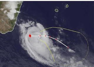 Zyklon GIOVANNA wieder Hurrikan - weiterer Verlauf unsicher - Mauritius momentan nicht in Gefahr, Madagaskar, Mauritius, Giovanna, aktuell, Satellitenbild Satellitenbilder, Vorhersage Forecast Prognose, Februar, 2012, Indischer Ozean Indik, Zyklonsaison Südwest-Indik, Verlauf, Zugbahn
