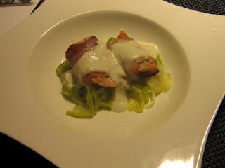 FISCHPÄCKCHEN AUF LAUCHSPAGHETTI UND MEERRETTICHSAUCE