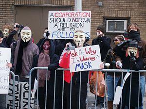 Anonyme Schwärme und die Macht öffentlicher Meinung