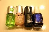 Review Essie ARUBA BLUE