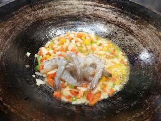 Gebratener Reis mit  Meeresfrüchten / Fried Rice Seafood / Khao Phad Talee