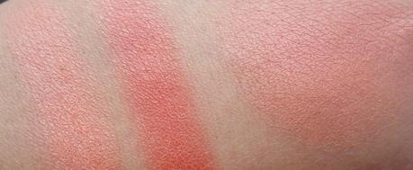 Swatches: Catrice Defining Duo Blush 050 Apricot Smoothie
