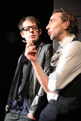 Jens Ole Schmieder und Luc Feit als Karl und Franz in dem Stück Camera Clara von Anna Poloni