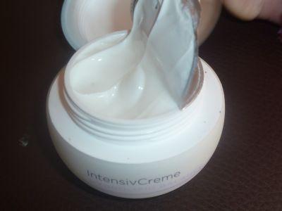 IntensivCreme HYDROLIPID BALANCE für trockene Haut von Frei im Test