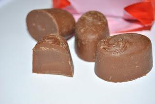 Thorntons Fruit Crèmes, Chocolate Riche und Chewy Caramels