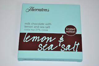 Thorntons Vanilla, Milk, Lemon & Sea Salt und Macadamia Bar