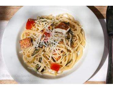 Spaghetti mit Vleeta, gebratenem Manouri und Pinienkernen