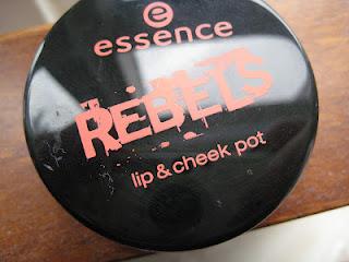 essence Rebels - Lip and Cheek pot