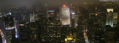 Manhattan bei Nacht mit Blick auf das Rockefeller Center