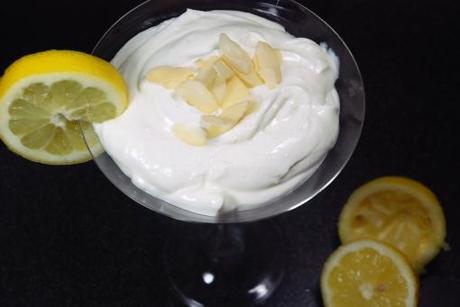 Zitronen-Quark-Schaum / Lemon-Curd-Cream