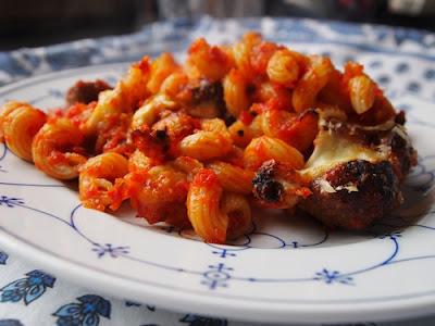 Meatball Pasta Bake - Nudelauflauf mit Hackbällchen