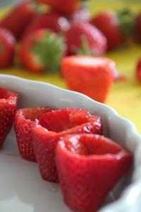 Gratinierte Erdbeeren mit Frischkäsefüllung