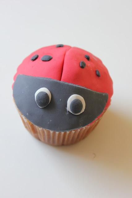 Marienkäfer-Cupcakes
