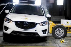 NCAP Crashtest: Mazda CX-5, BMW 3er, Hyundai i30 & Peugeot 208 mit fünf Sternen
