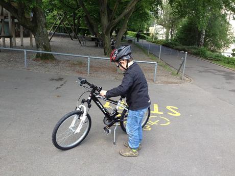 Velofahren: Der Grosse fährt nun ein Junior Bike!