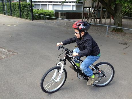 Velofahren: Der Grosse fährt nun ein Junior Bike!