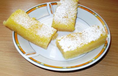 Lemon Bars (Zitronenschnitten)