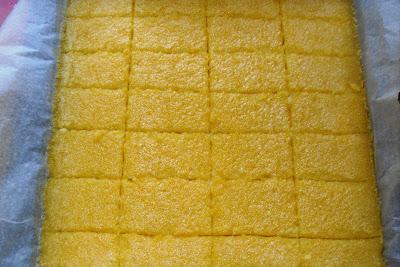 Lemon Bars (Zitronenschnitten)