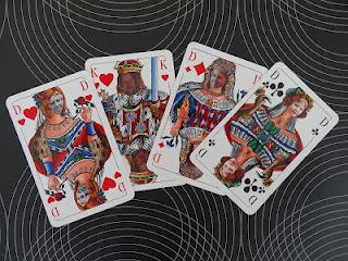 Gestalte dein eigenes Kartenspiel bei piksieben.de