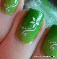Nageldesign: Green Gradient Nails & Stamping