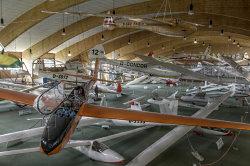Blick in die Halle des Segelflugmuseums