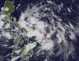 System 95W (Taifunsaison 2012, potentiell MAWAR / AMBO) zieht auf die Philippinen zu, Ambo, Mawar, Taifunsaison, Taifunsaison 2012, aktuell, Satellitenbild Satellitenbilder, Philippinen, Pazifik,